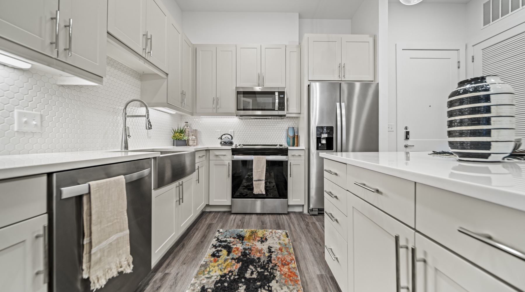 Luxury Studio, 1, & 2-Bedroom Apartments